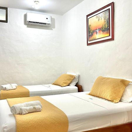 Hostal Suenos Silvestres Puerto Ayora  Exterior foto