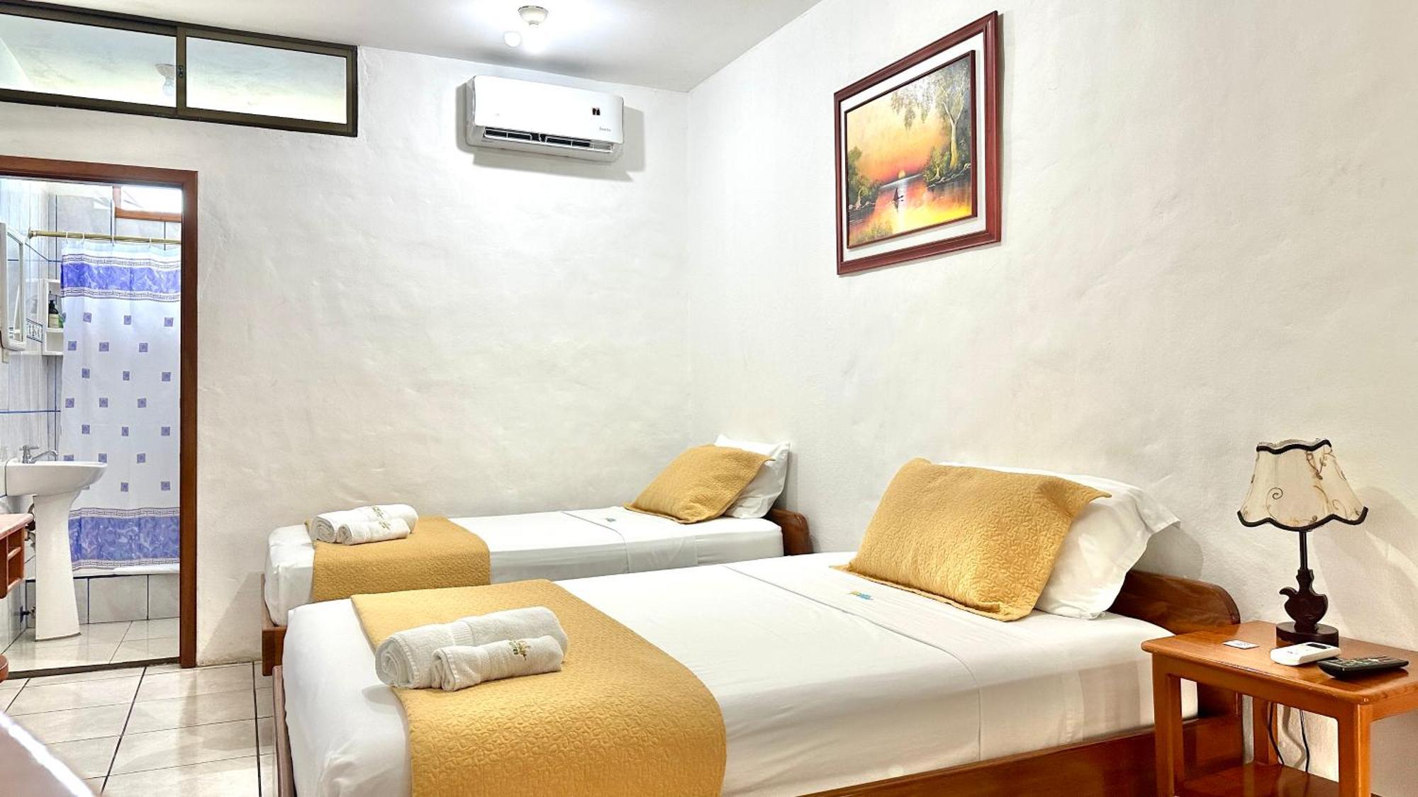 Hostal Suenos Silvestres Puerto Ayora  Exterior foto